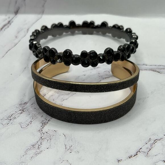 Set of 10 silver and gold tone black bracelets - Picture 7 of 10